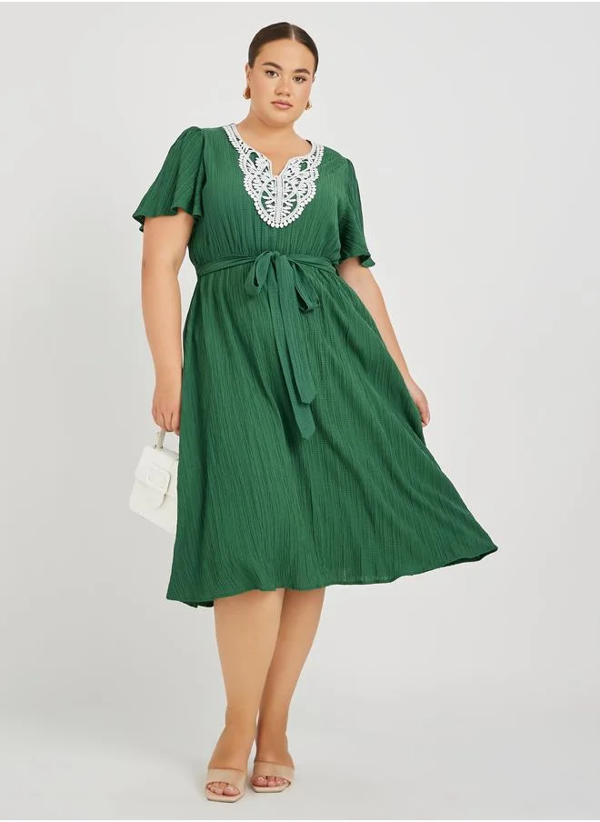 ستايلي Styli Plus Size Lace Neckline Textured Midi Dress