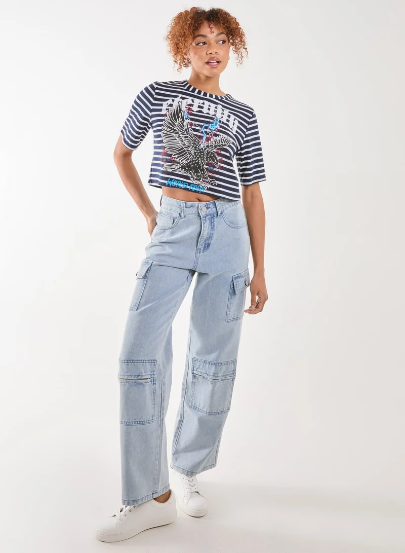 بينك فانيلا تيشيرت مطبوع برسومات مخططة