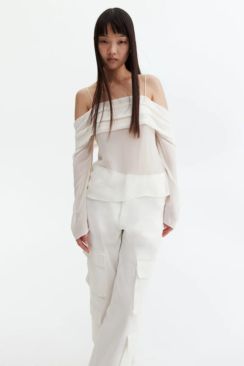 اتش اند ام بلوزة شيفون بتصميم كتف واحد