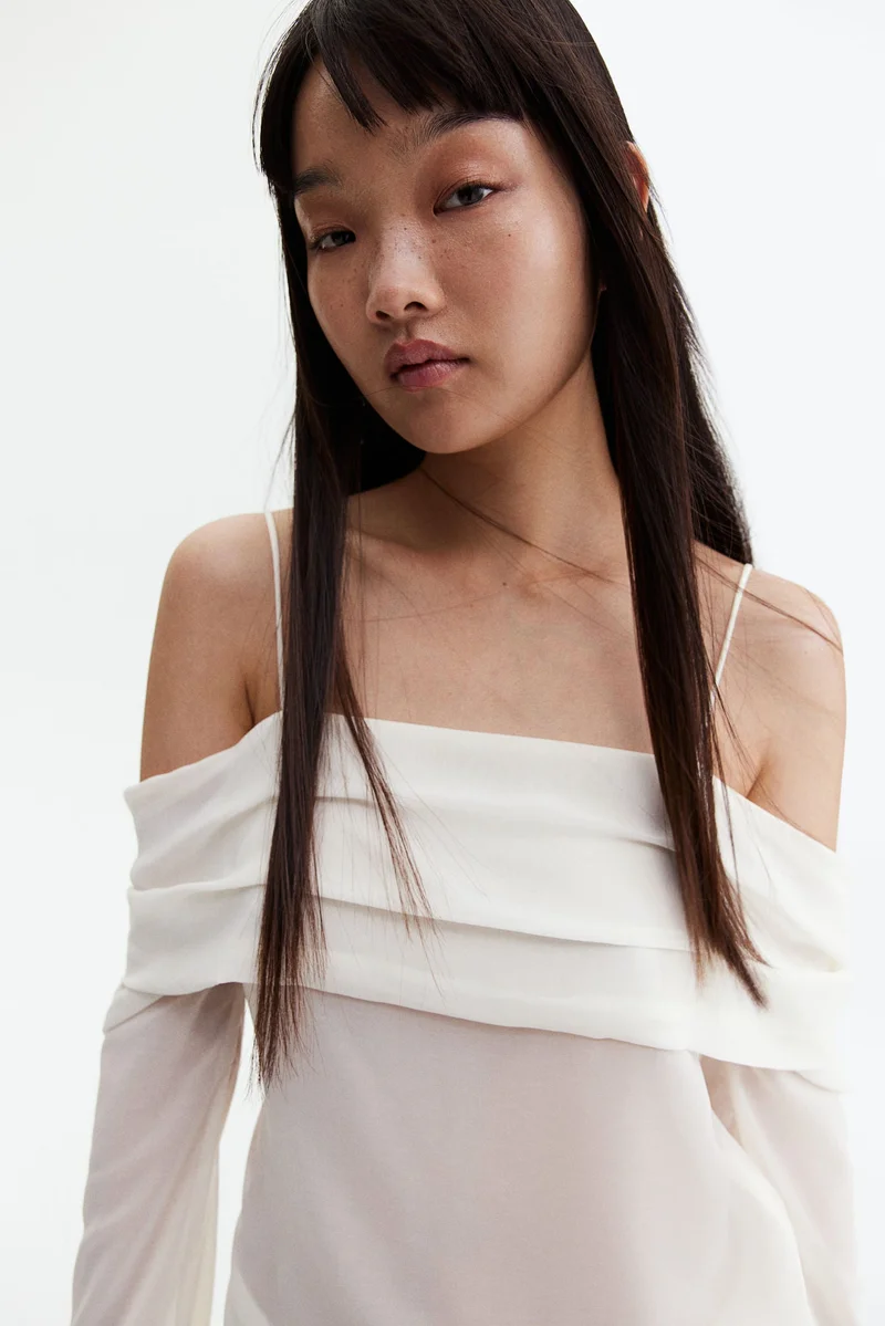 اتش اند ام بلوزة شيفون بتصميم كتف واحد