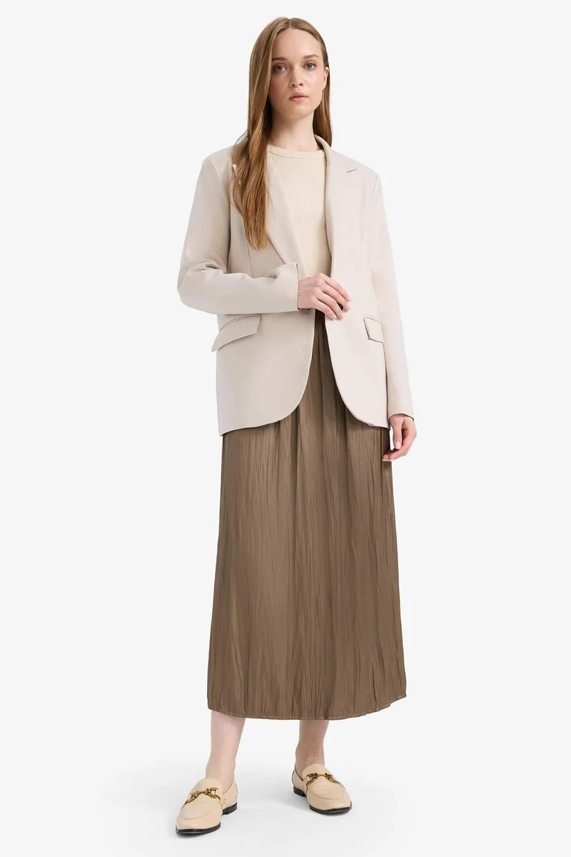 ديفاكتو A Cut Satin Maxi Skirt