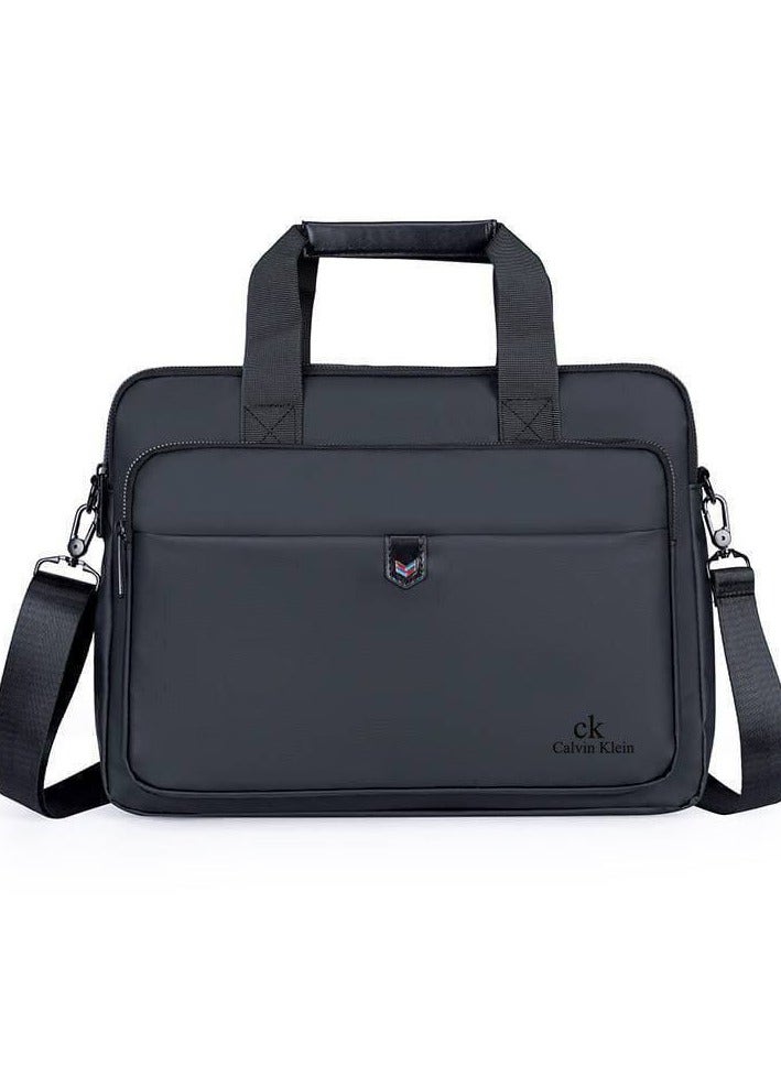 كالفن كلاين بيرفورمانس حافظة لاب توب كاجوال بتصميم شنطة حمل بسوستة مزينة ومناسبة لحماية اجهزة اللاب - Image 2