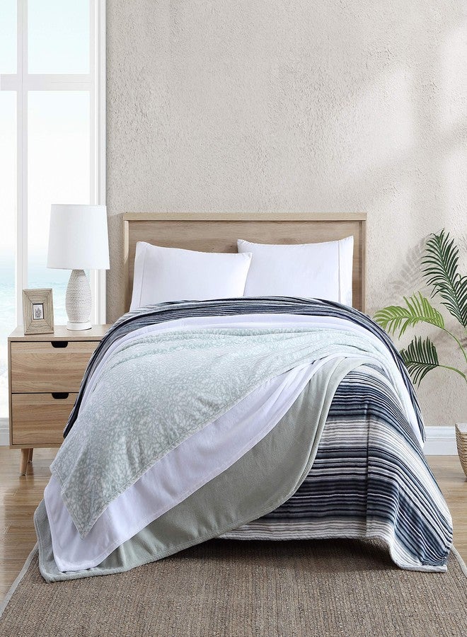 Tommy Bahama - Queen Blanket, Ultra Soft Plush Fleece Bedding, Coastal Inspired Bedding Essentials (White, Queen) - Image 4