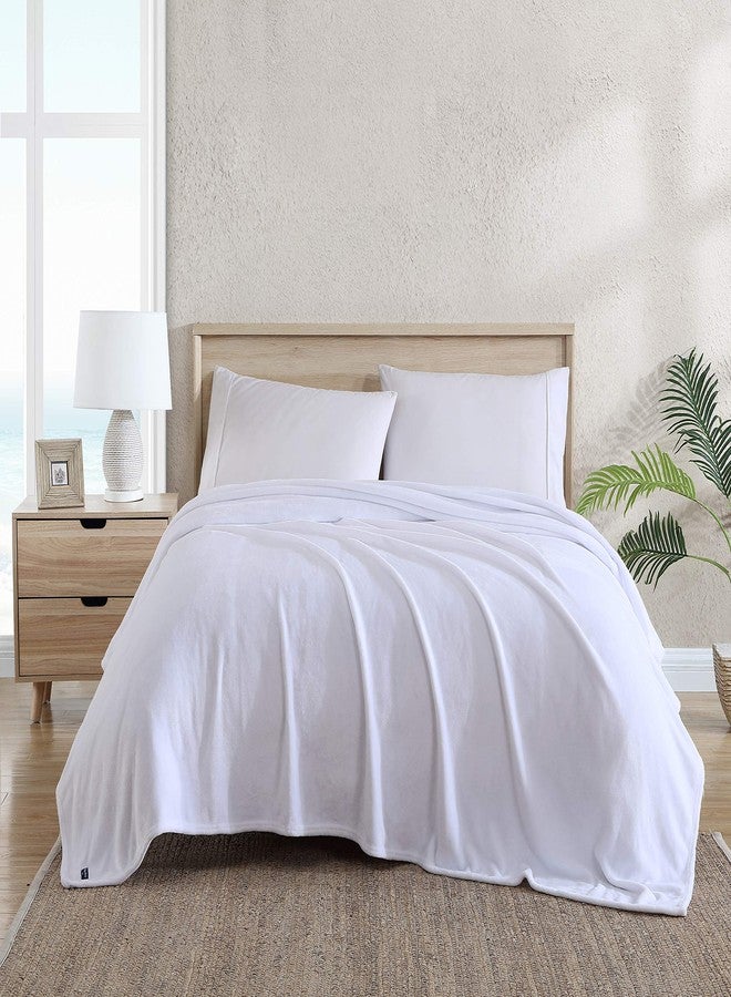 Tommy Bahama - Queen Blanket, Ultra Soft Plush Fleece Bedding, Coastal Inspired Bedding Essentials (White, Queen) - Image 1