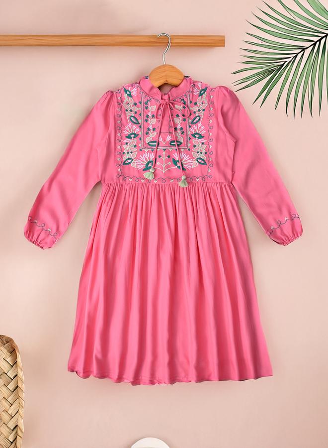 بيلا مودا فستان بوبلين مطرز - Image 1