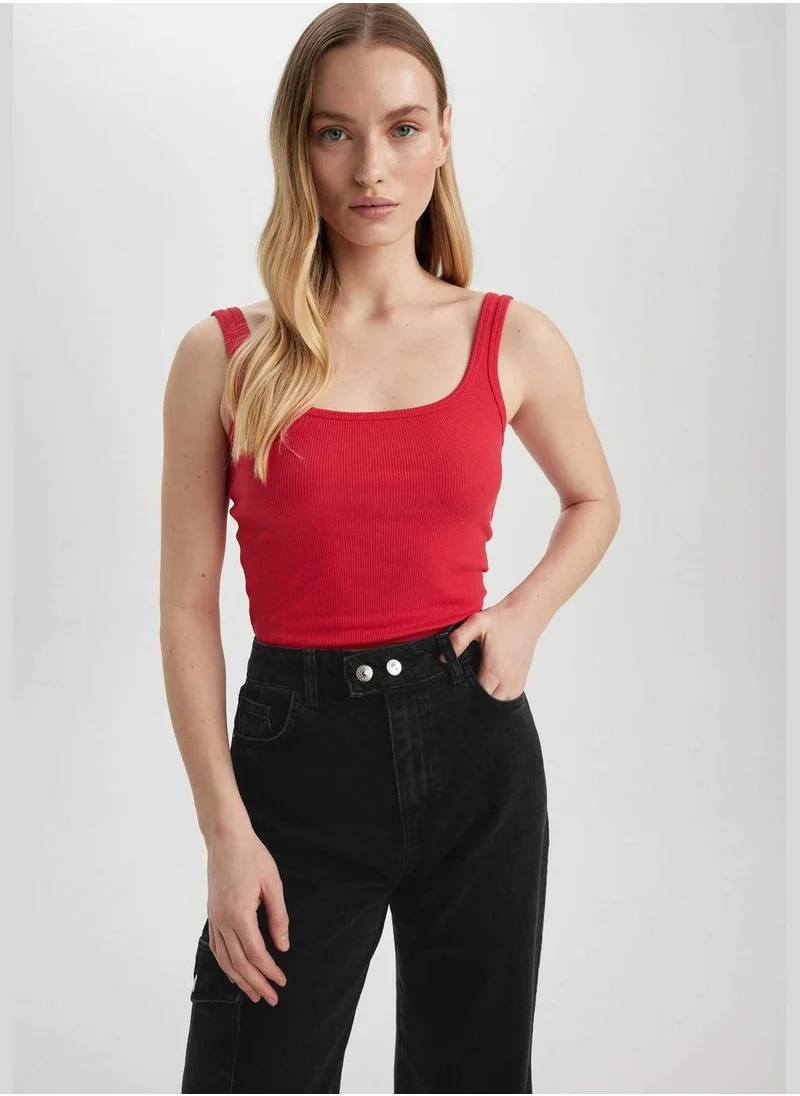 ديفاكتو Slim Fit Strappy Crop Vest