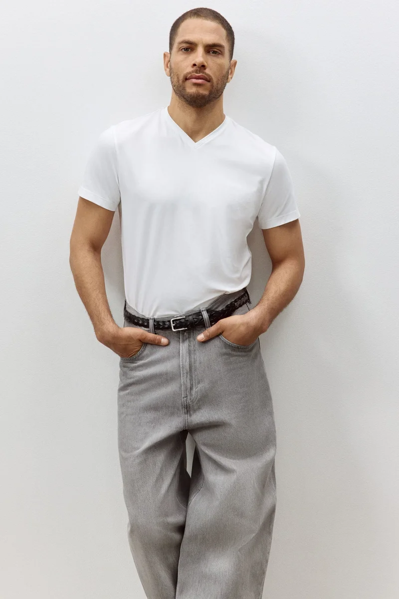 H&M V-neck T-shirt Slim fit