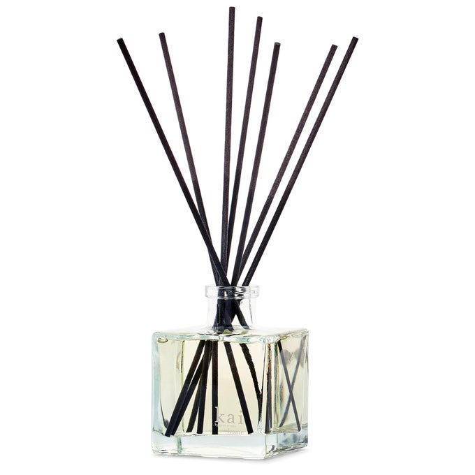 REED DIFFUSER 675 FL OZ DESIGNED TO DELICATELY RELEASE THE DELICOUSLY FRESH CLEAN SIGNATURE FRAGRANCE INTO THE AIR VEGAN CRUELTY FREE MADE IN THE USA
