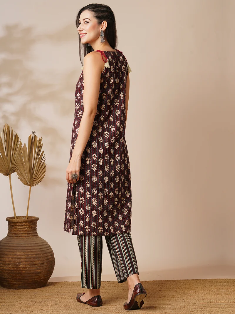 globus Women Maroon Floral Printed Pure Cotton Straight Kurta With Trousers