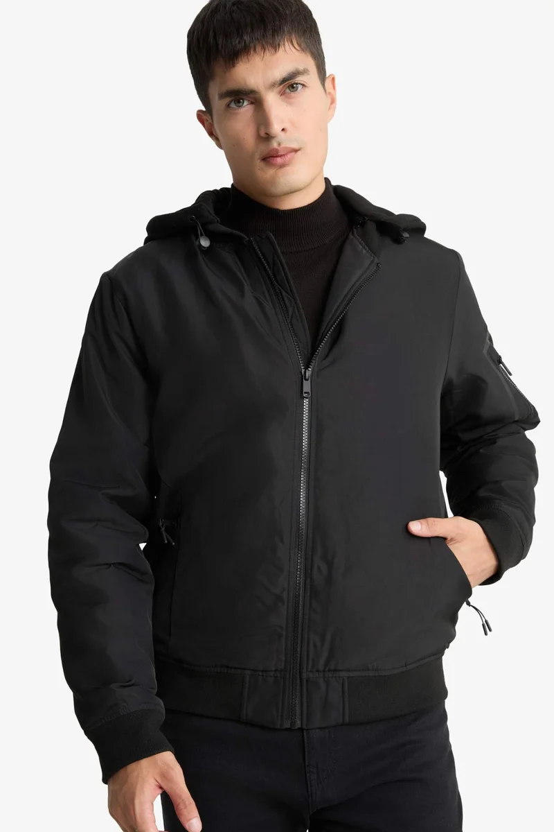 ديفاكتو Slim Fit Puffer Jacket