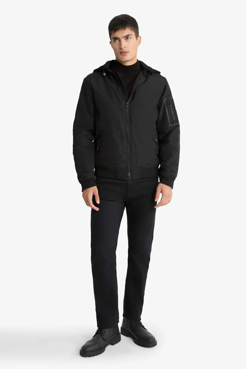 ديفاكتو Slim Fit Puffer Jacket
