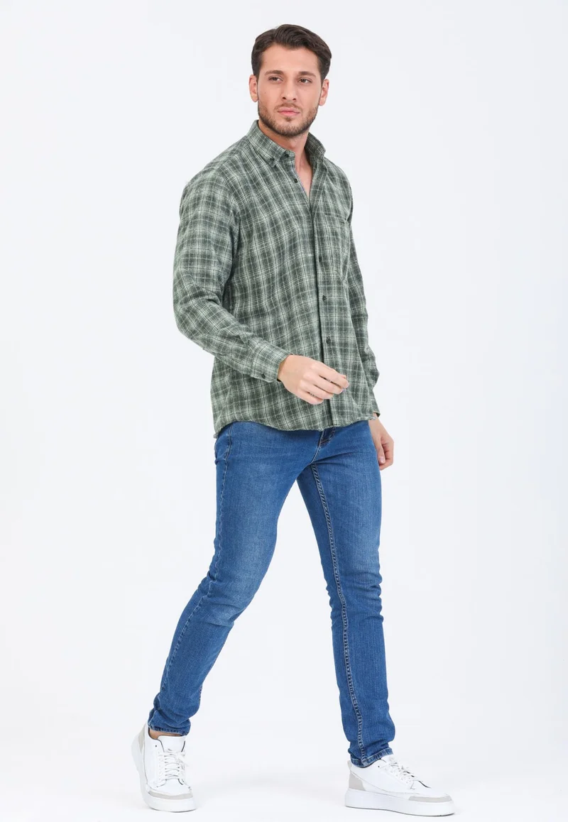 Varetta Men's Green Long Sleeve Checked Pocket Collar Buttoned Winter Shirt