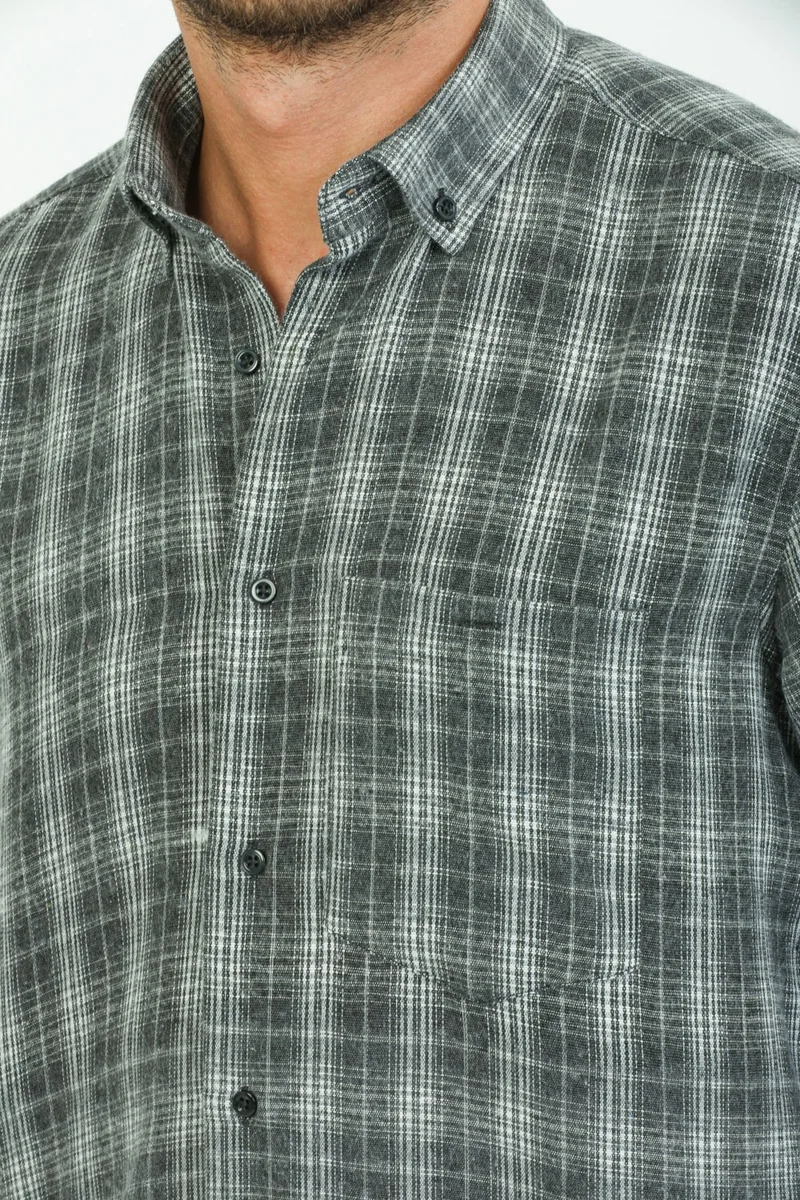 Varetta Men's Green Long Sleeve Checked Pocket Collar Buttoned Winter Shirt