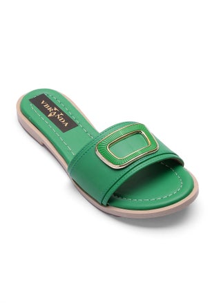 GREEN