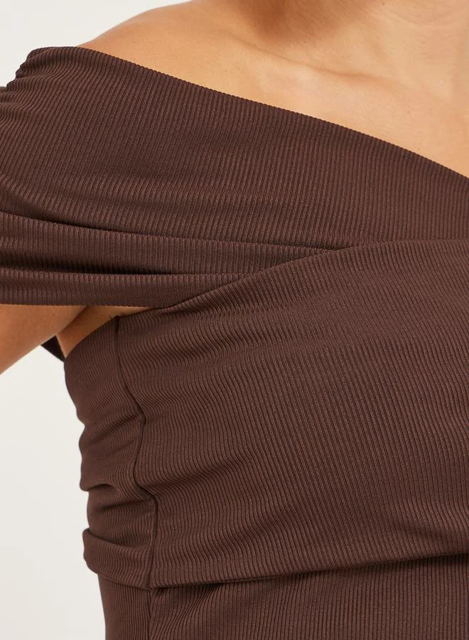 Styli Off-Shoulder Ribbed Solid Top