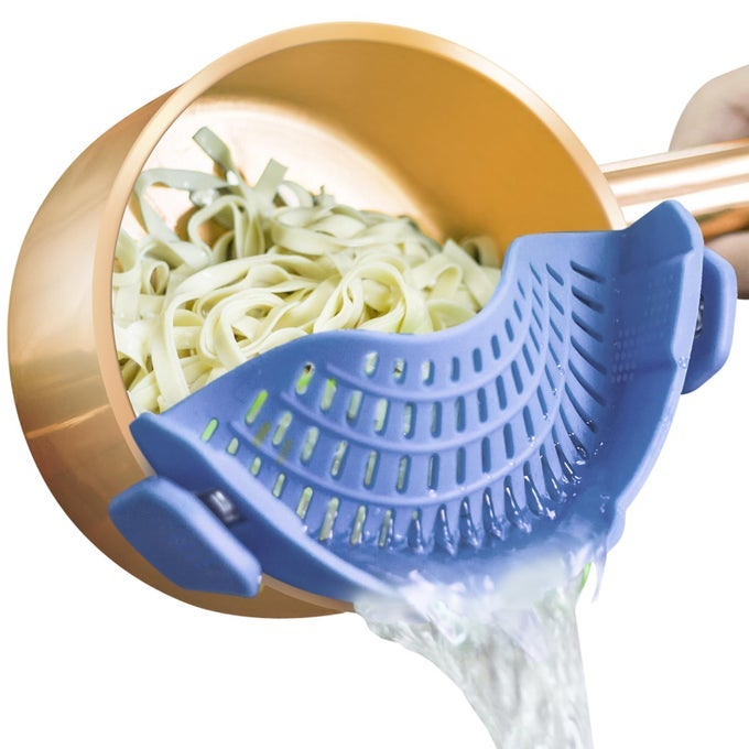 CLIP ON STRAINER FOR POTS AND PANS SILICONE FOOD STRAINER FOR DRAINING PASTA SPAGHETTI NOODLES FRUITS VEGETABLES GREASE GROUND BEEF BLUE VELVET