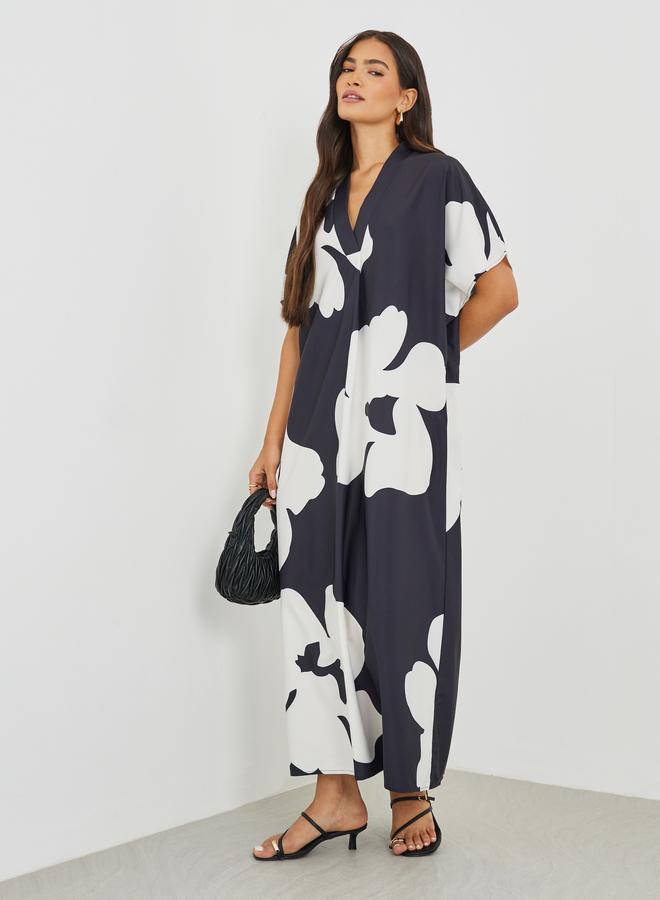 Styli Floral Print Batwing Sleeve V-Neck Maxi Dress - Image 2