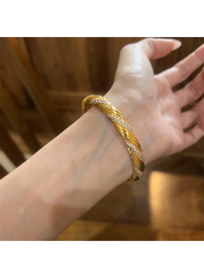 Mark Fairwhale Temperament Fashionable Luxury High-end Bracelet  - Image 4