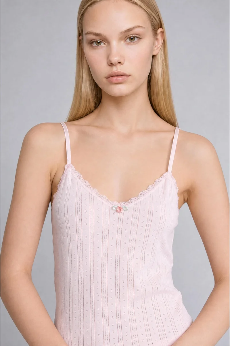 ديفاكتو Woman V-Neck Lace Details Tank Top