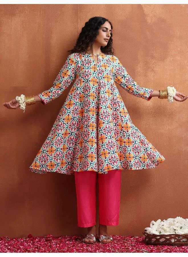 ترو برونز طقم أناركالي كورتا واسع مطبوع باللون الأبيض العاجي