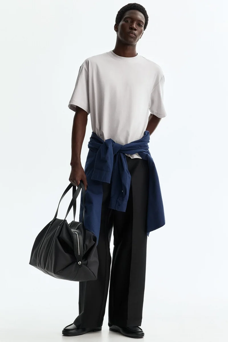 اتش اند ام تي-شيرت بقصة واسعة وتصميم بوكسي