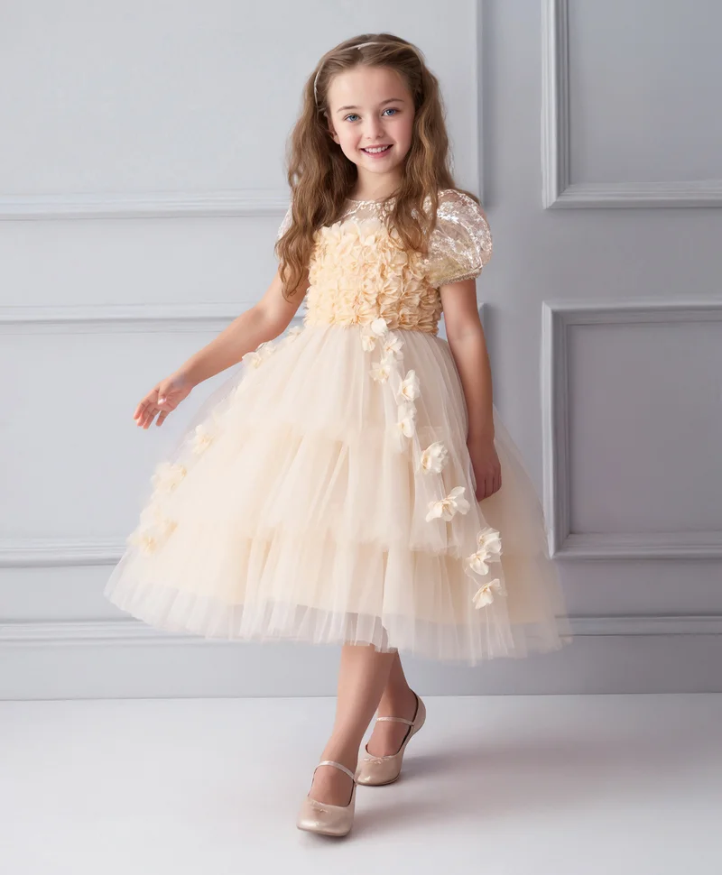 مارك وميا فستان حفلات مطرز من مارك وميا - شامبانيا