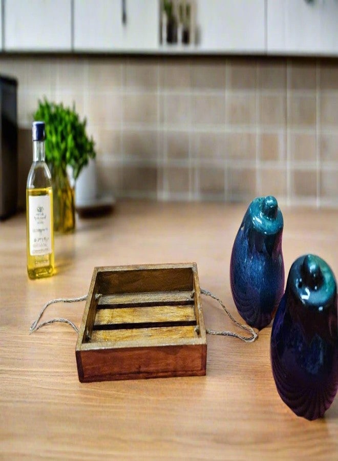 Garden Aura طقم هزازات الملح والفلفل من جاردن أورا - موزعات توابل سيراميك فريدة على شكل باذنجان مع صينية خشبية لطاولة الطعام، ديكور المطبخ، الاستخدام في المطاعم، ومجموعة هدايا من إكسسوارات أدوات المائدة المنزلية - Image 1