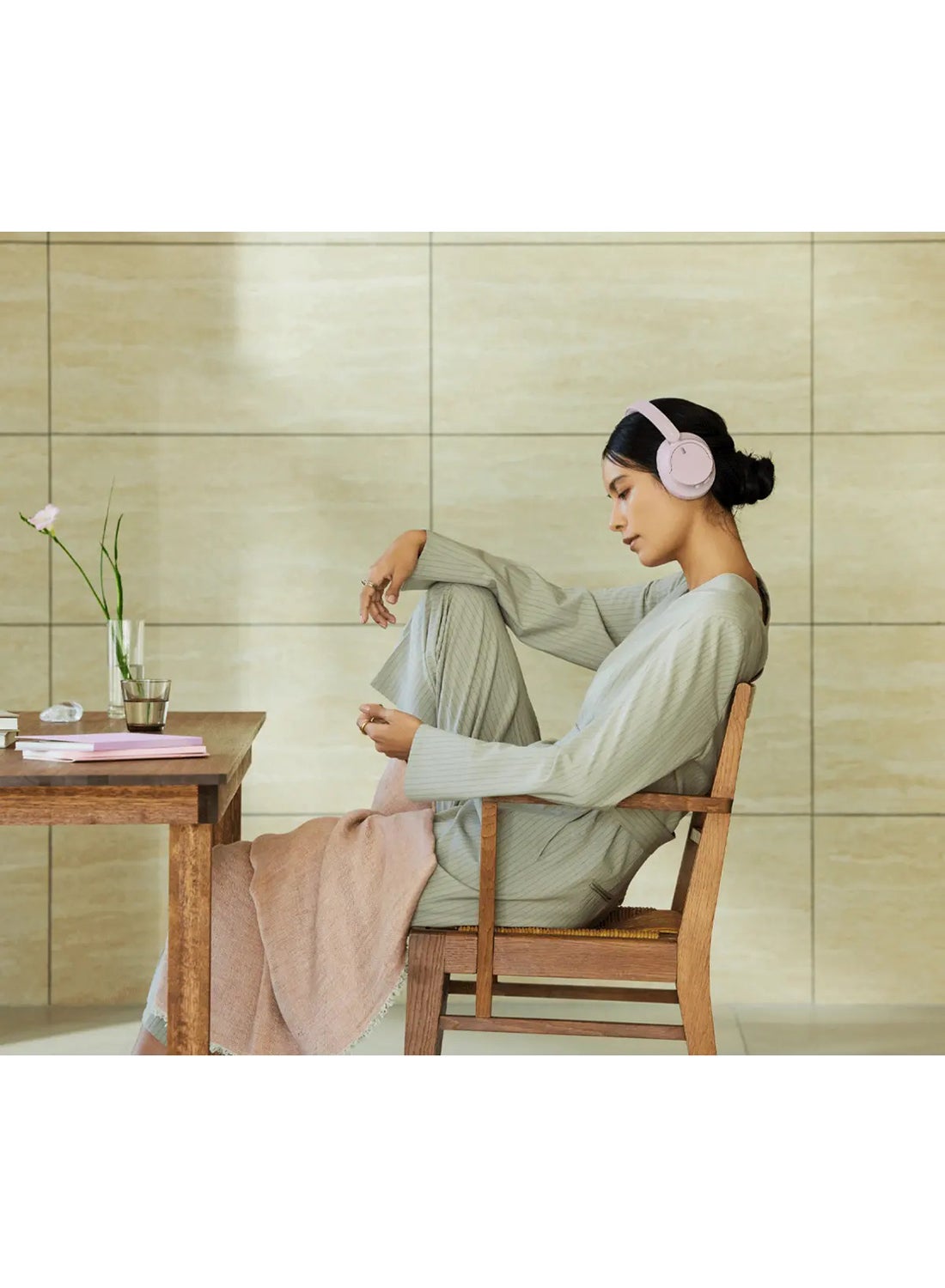 Sony WH-CH720N Noise Canceling Wireless Headphones Bluetooth Over The Ear Headset with Microphone - Pink