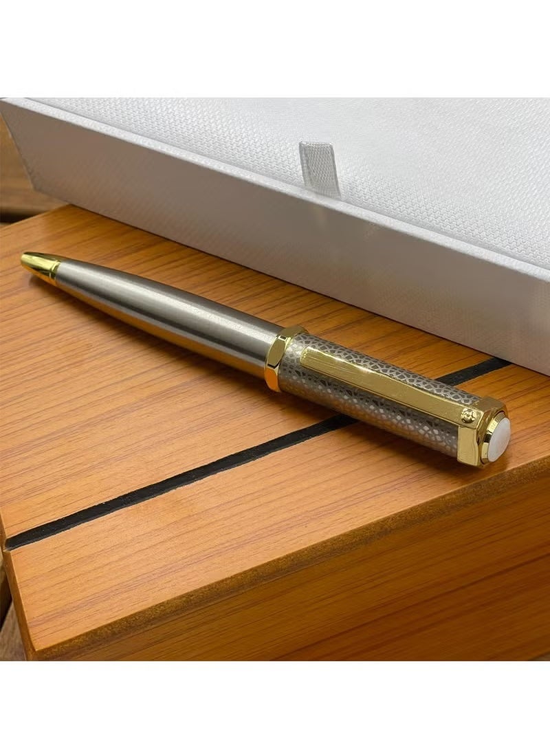 Luxurious men's pen in a distinctive and elegant box