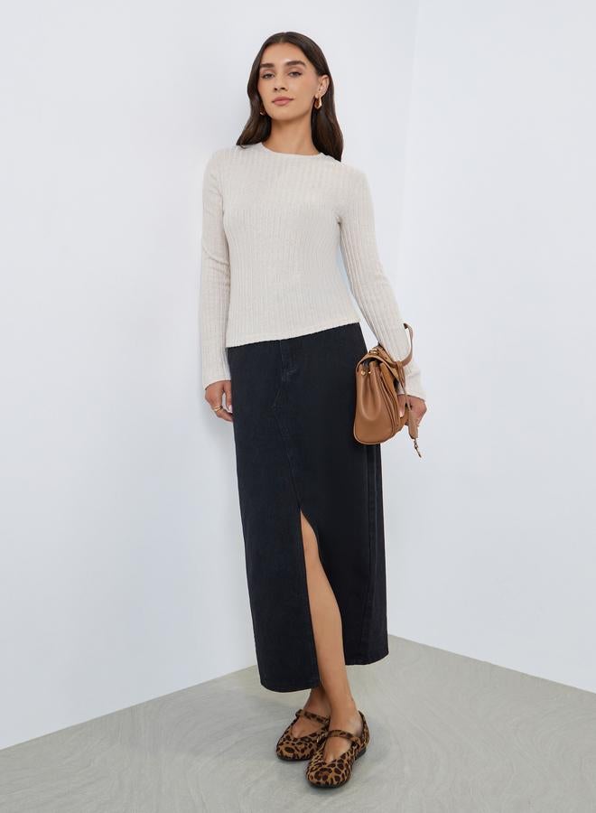 ستايلي بلوزة محبوكة بتفاصيل مضلعة مع أكمام طويلة - Image 2