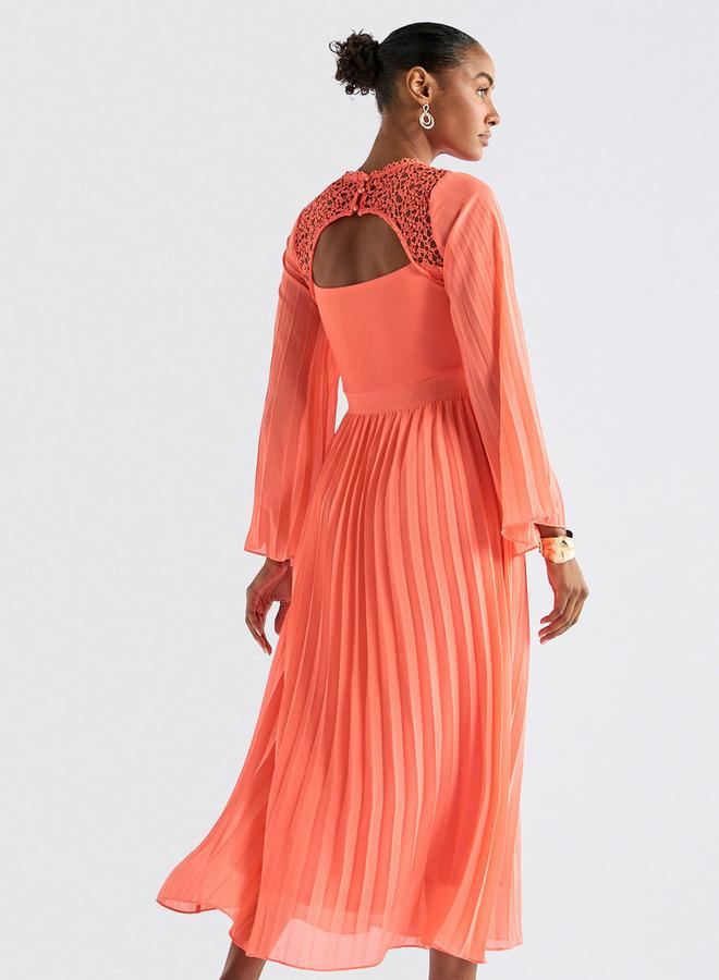 سبلاش فيڤ فستان بأكمام واسعة وتفاصيل دانتيل - Image 3