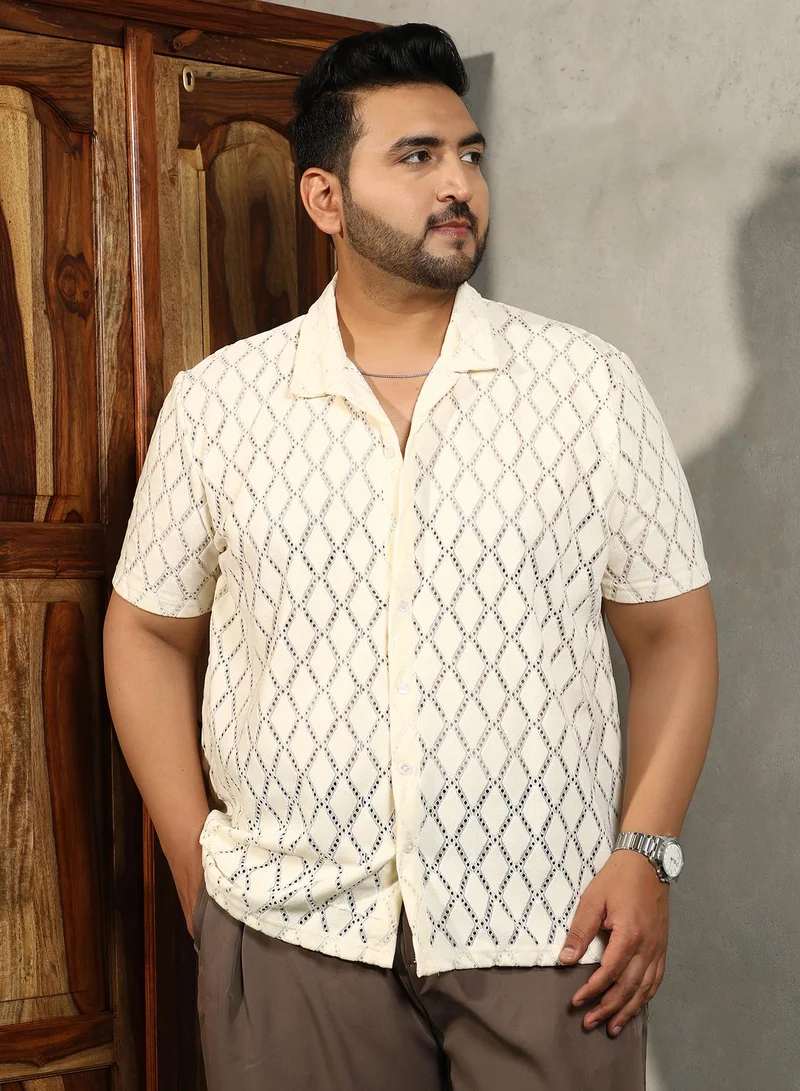 انستافاب بلس قميص رجالي أوف وايت بنقشة الأرجيل والكروشيه للمناسبات الكاجوال بياقة كوبانية وأكمام قصيرة عادية وإغلاق بأزرار مقاس كبير مصمم براحة للاستخدام اليومي