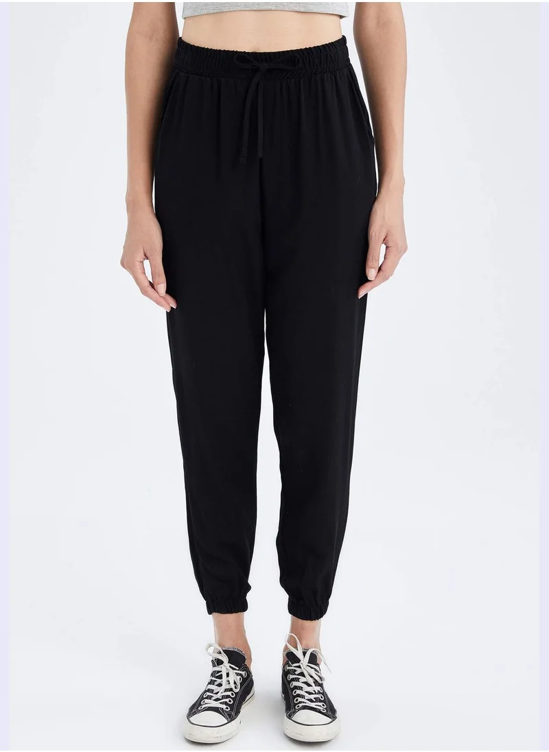 ديفاكتو Standard Fit Ruched Joggers