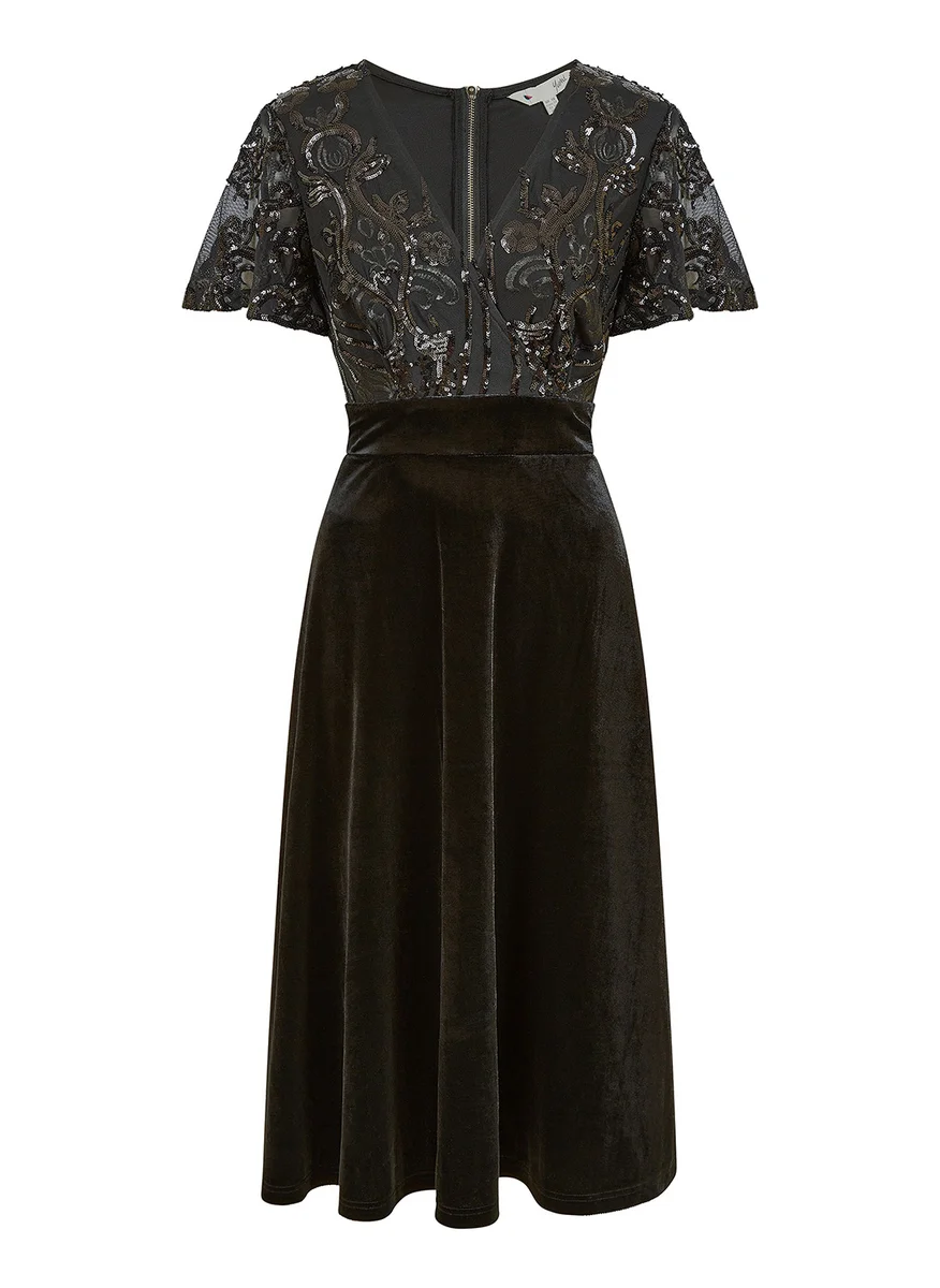 يامي Embellished Velvet Wrap Skater Midi Dress