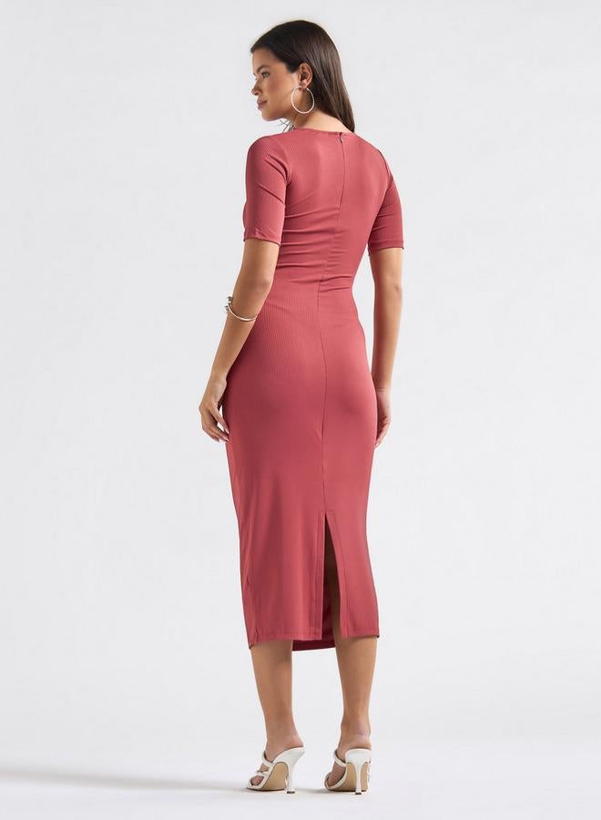 سبلاش فيڤ فستان بوديكون بارز الملمس بياقة عالية وأكمام قصيرة وتفاصيل فتحة - Image 3