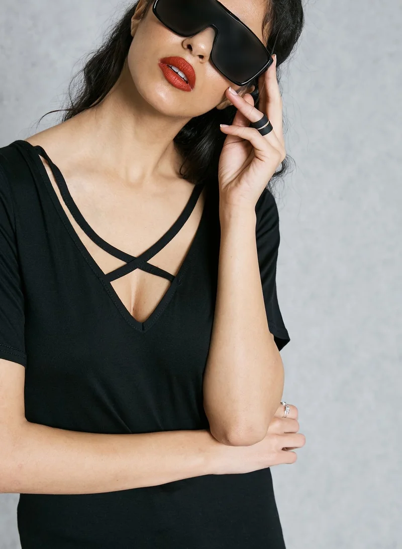 Missguided V Neck Crossover T-Shirt