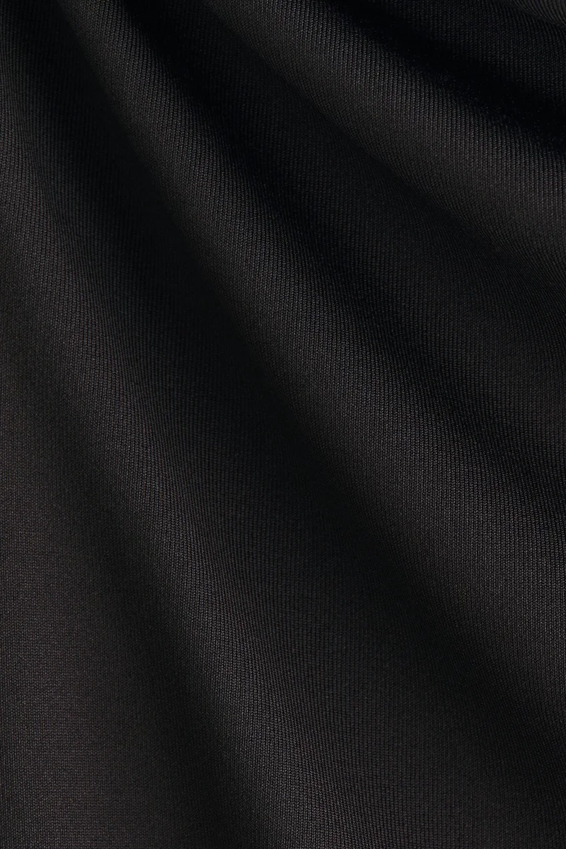 اتش اند ام فستان بكتف واحد بتصميم منسدل