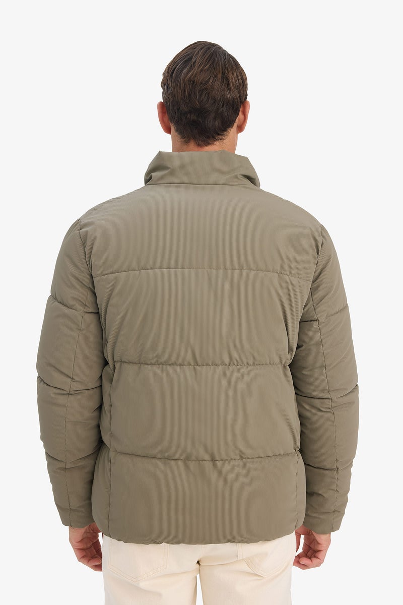 DeFacto Green Man Regular Fit Puffer Jacket Casual - Image 5