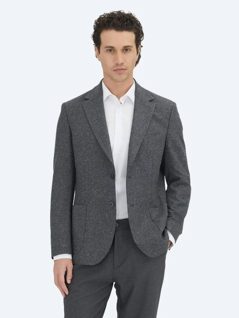 كيب جاكيت رمادي بقصة عصرية صغيرة مصنوع من الصوف الخالص 100%