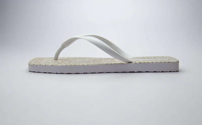 Voices Slim Sardenha Women'S Flip Flops With Square Shape Printed Sole - White