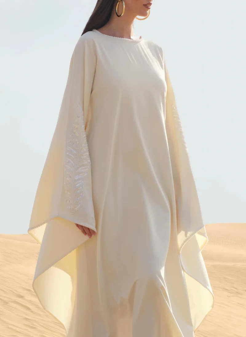 ليتشي فستان ماكسي فضفاض بأكمام مطرزة