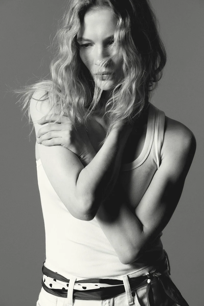 اتش اند ام وشاح للرقبة