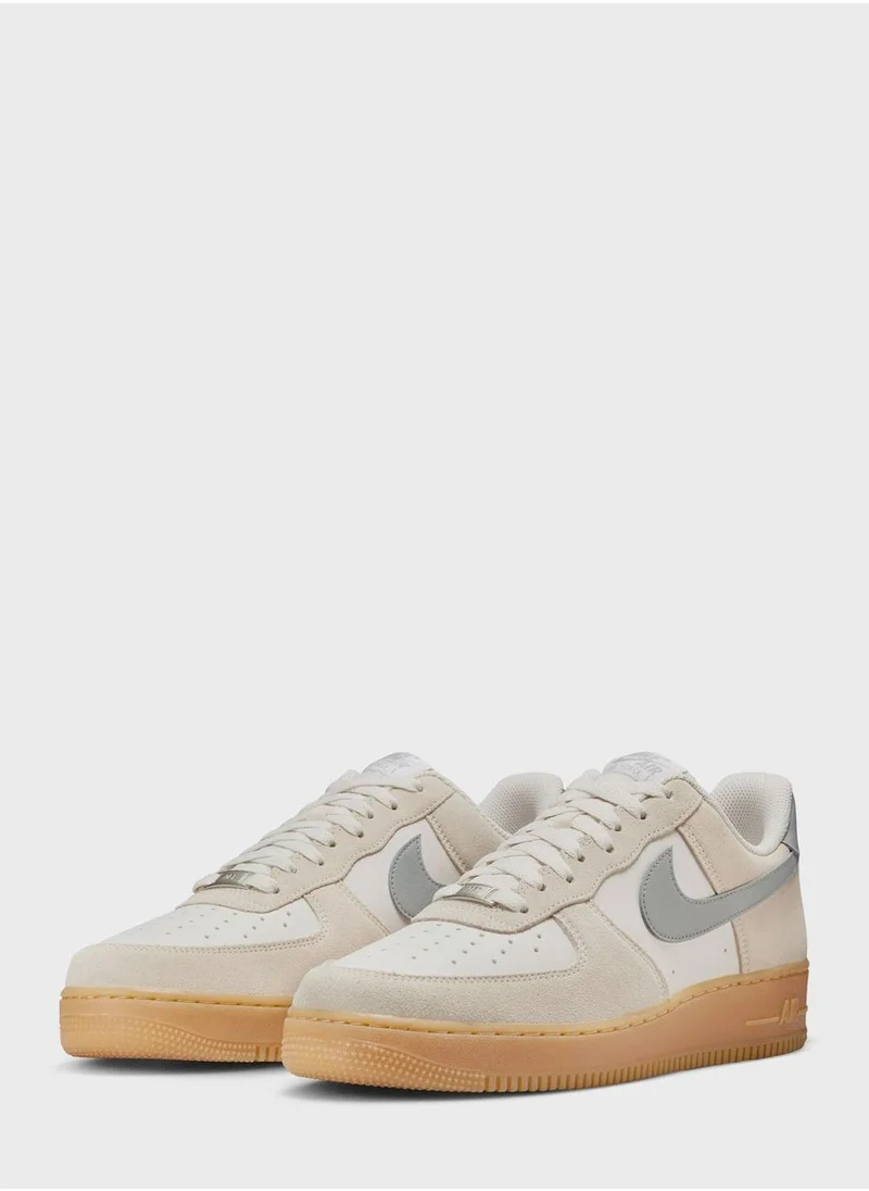 Nike AIR FORCE 1 '07 LV8 ESS+