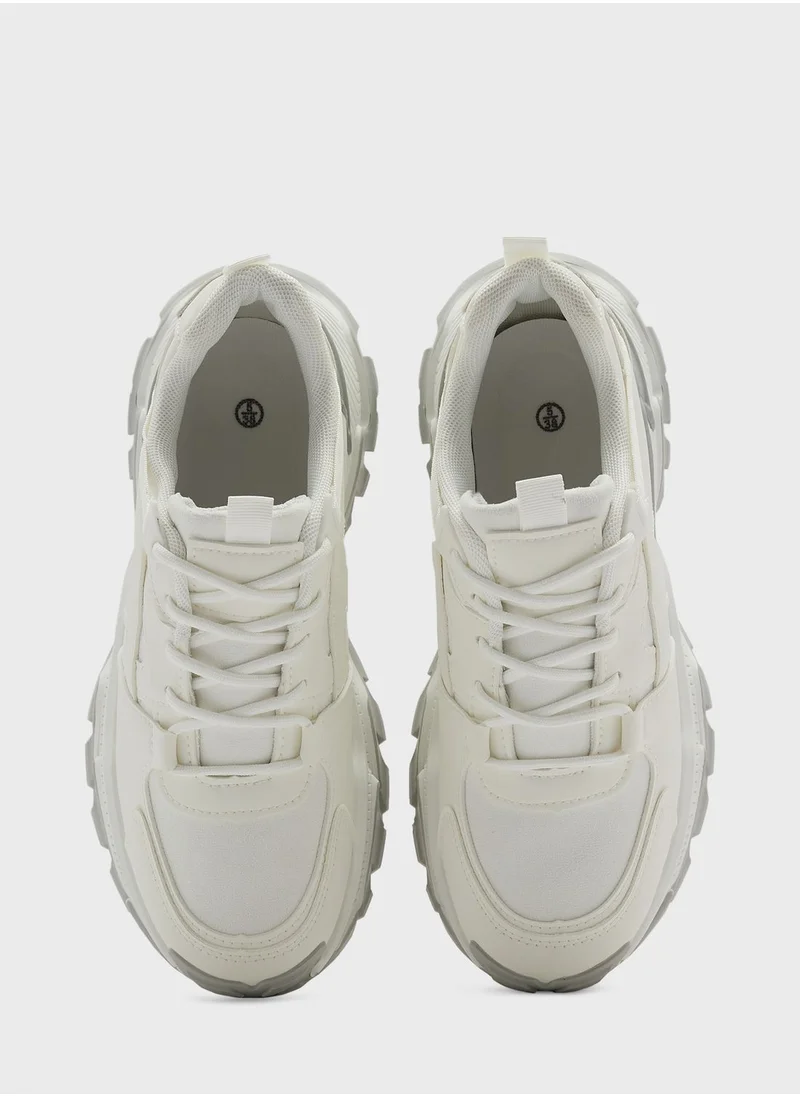 ترافل من نمشي Chunky Low Top Sneaker