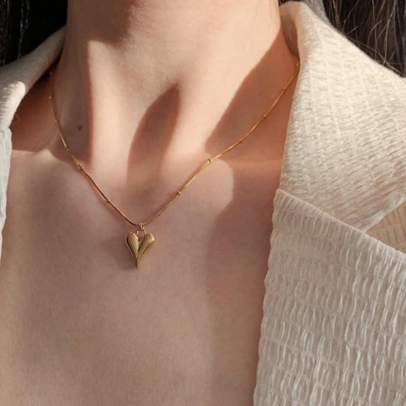 Bauble Cluster Anti Tarnish Heart Pendant Necklace ||gift for girls Gold-plated Plated Stainless Steel Necklace (Pack of 1) - Image 2