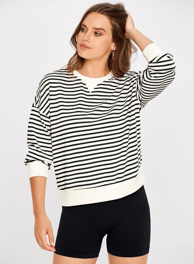 Glamaker Women's Striped Crewneck Sweatshirt Pullover Casual Long Sleeve Air Essentials Cropped Shirts(Black Stripe M) - Image 2