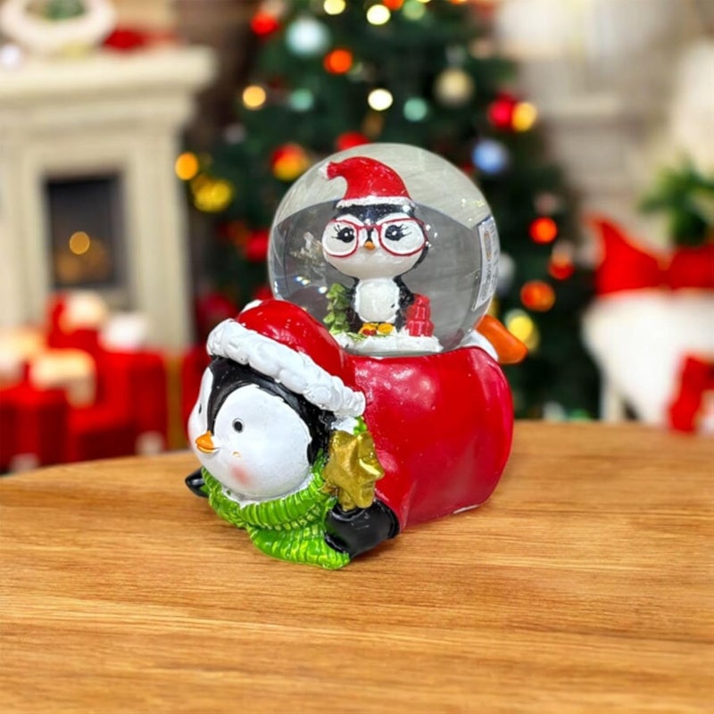 كرة ثلجية لعيد الميلاد مع بطريق، كرة زجاجية بقاعدة حمراء، ديكور للعطلات