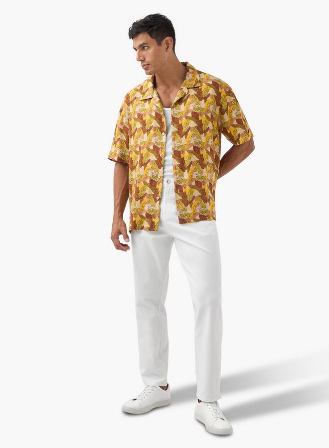 ايكونيك قميص ياقة مخيم بطبعة أوراق الشجر الأيقونية بالكامل - Image 3