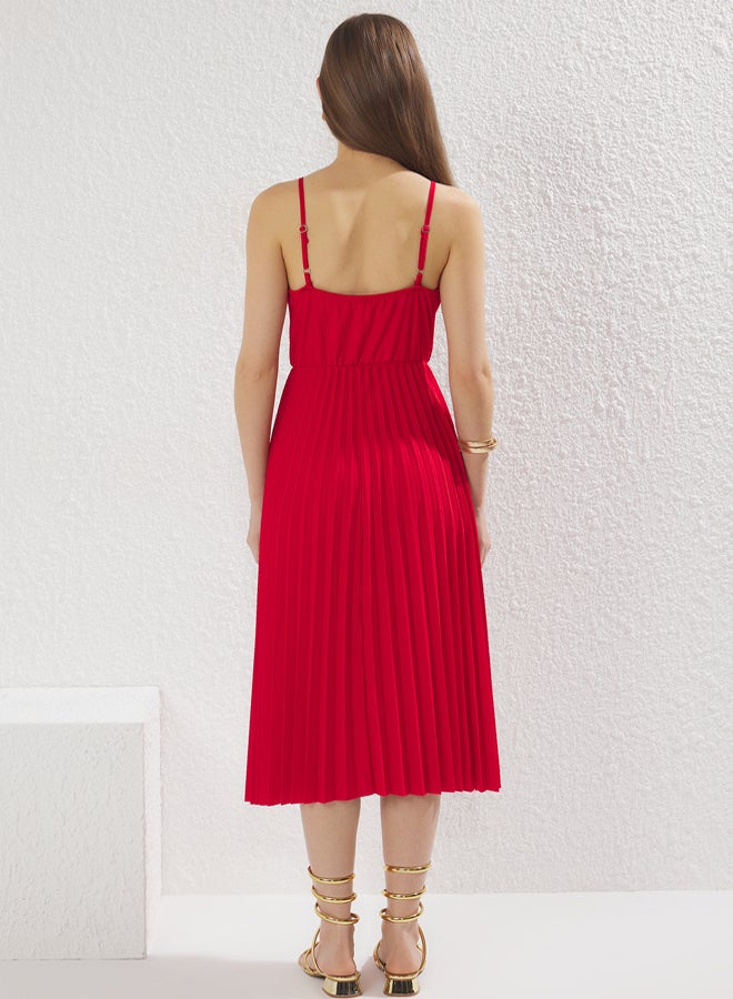 trendyol Red Waist Opening Midi Double Breasted Pleated Adjustable Strapped Knit Dress - Image 4
