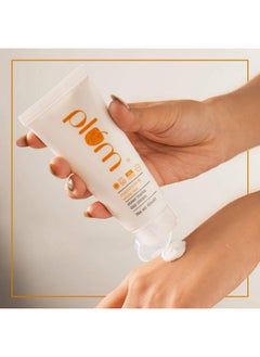 Plum Chamomile & White Tea Sheer Matte Day Cream Spf50  - Image 2